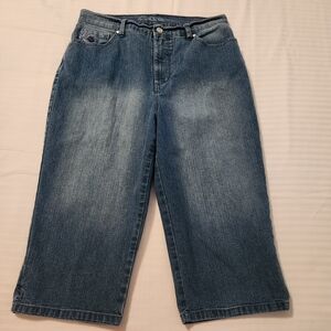 Gloria Vanderbilt denim capris